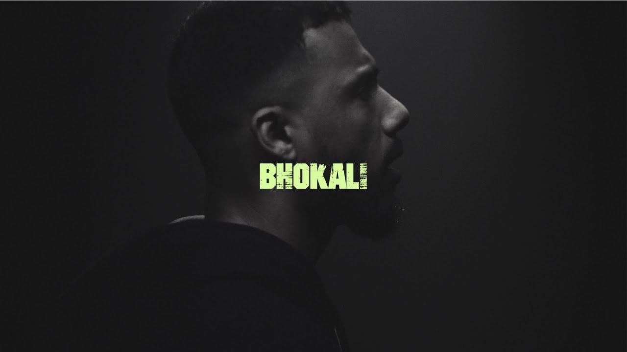“BHOKALI” ADJECTIVE , a term generally used for self boasting, over glorifying oneself..